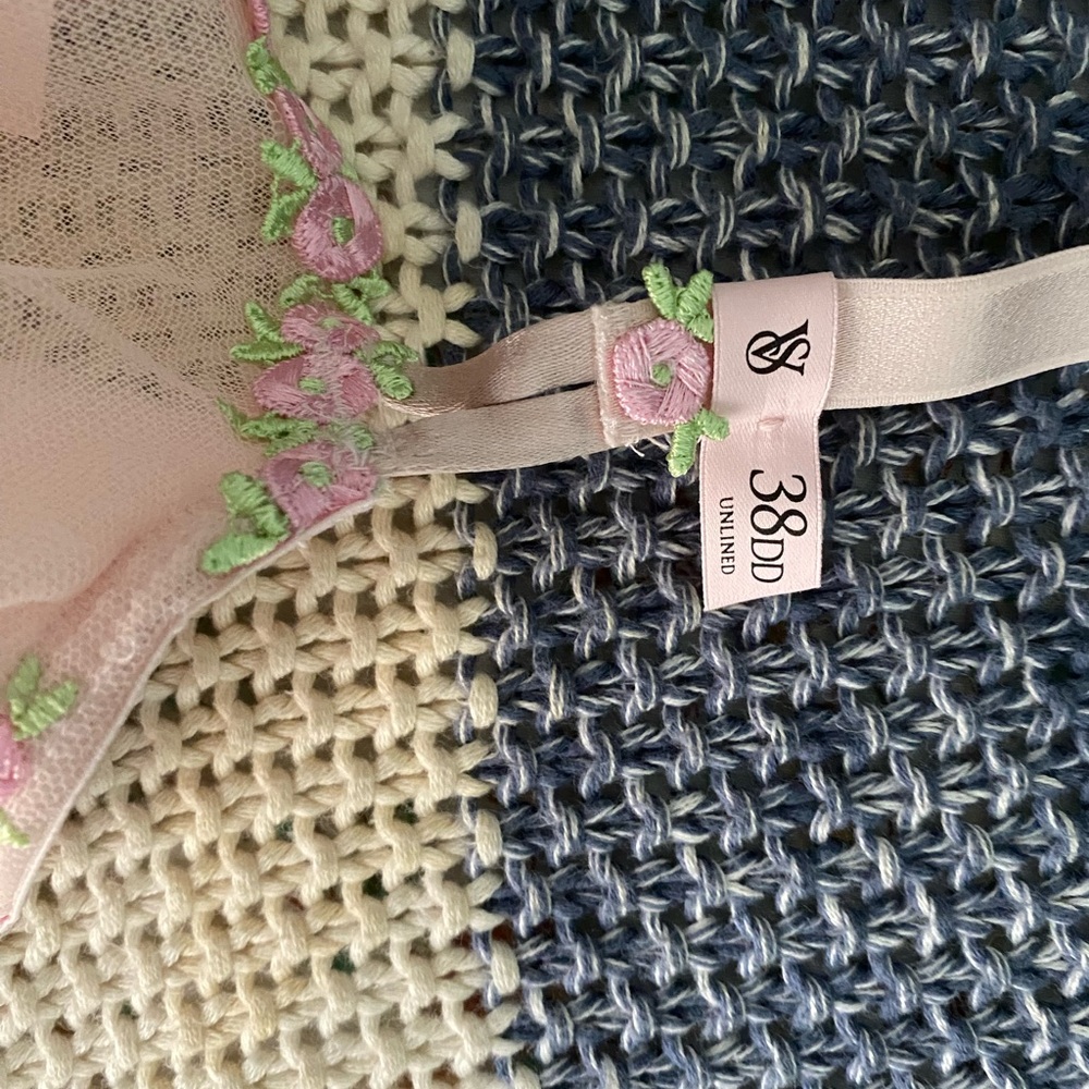 Bra - Picture 3 of 6